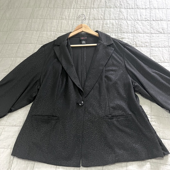Torrid Black Blazer - Picture 6 of 6